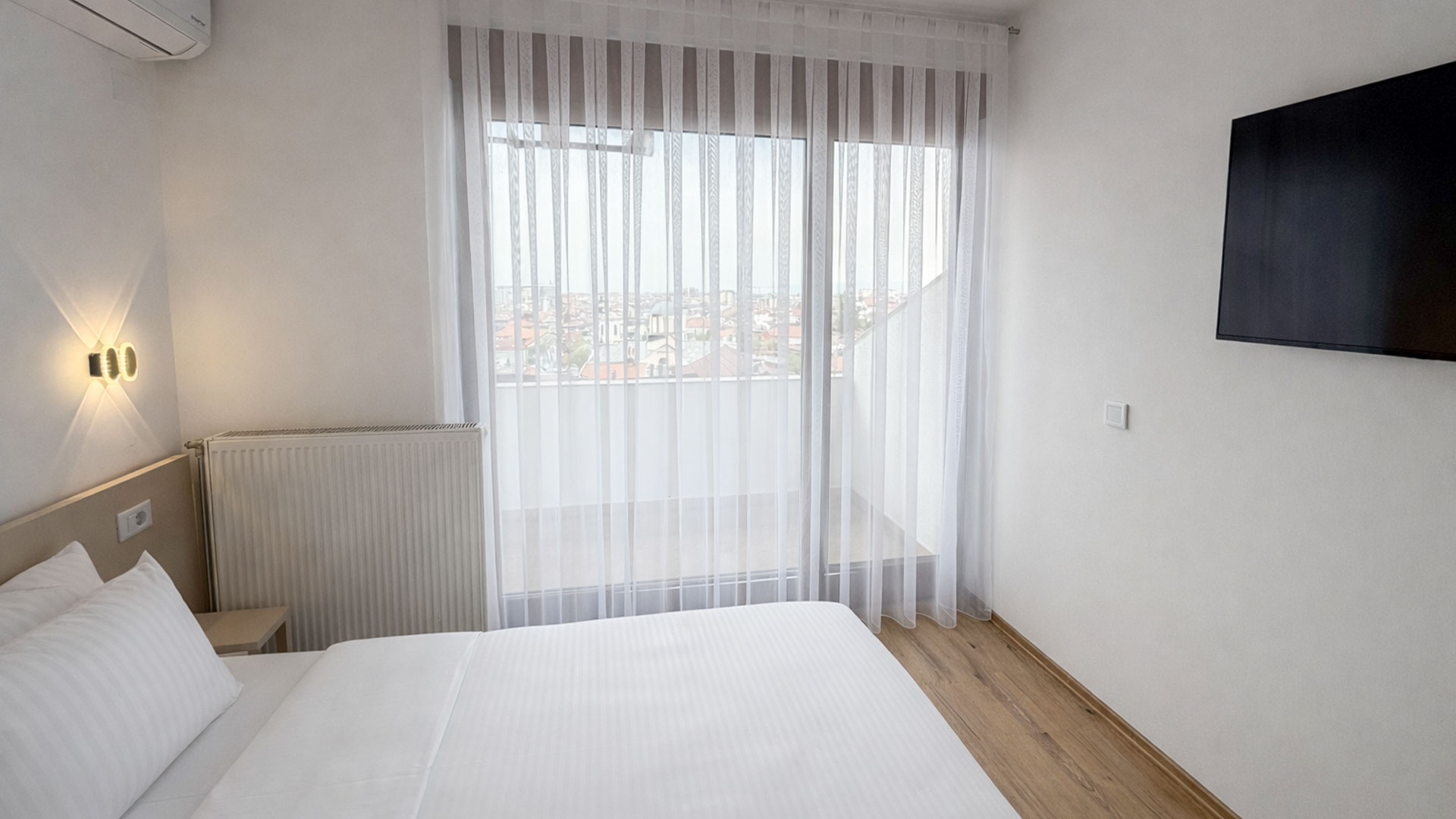 Economic Double View 2