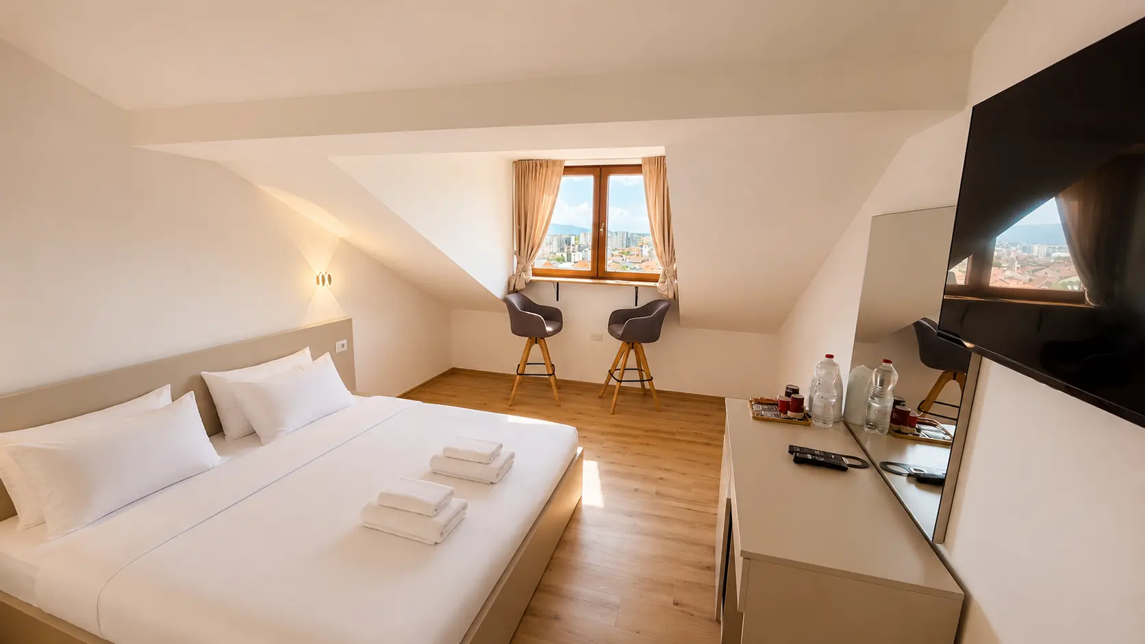 Deluxe King Room photograph 1